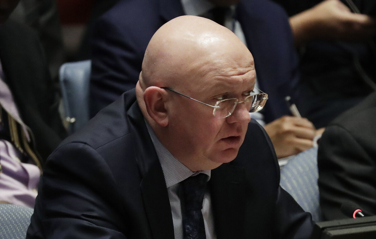    Постоянный представитель РФ при ООН Василий Небензя  EPA-EFE/JASON SZENES