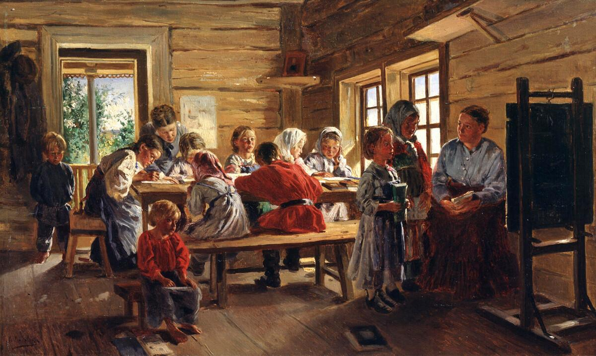 До начала XIX века в России ещё не было всеобщего базового образования. После же крестьянской реформы 1861 года школы для простолюдинов начали открываться повсеместно.