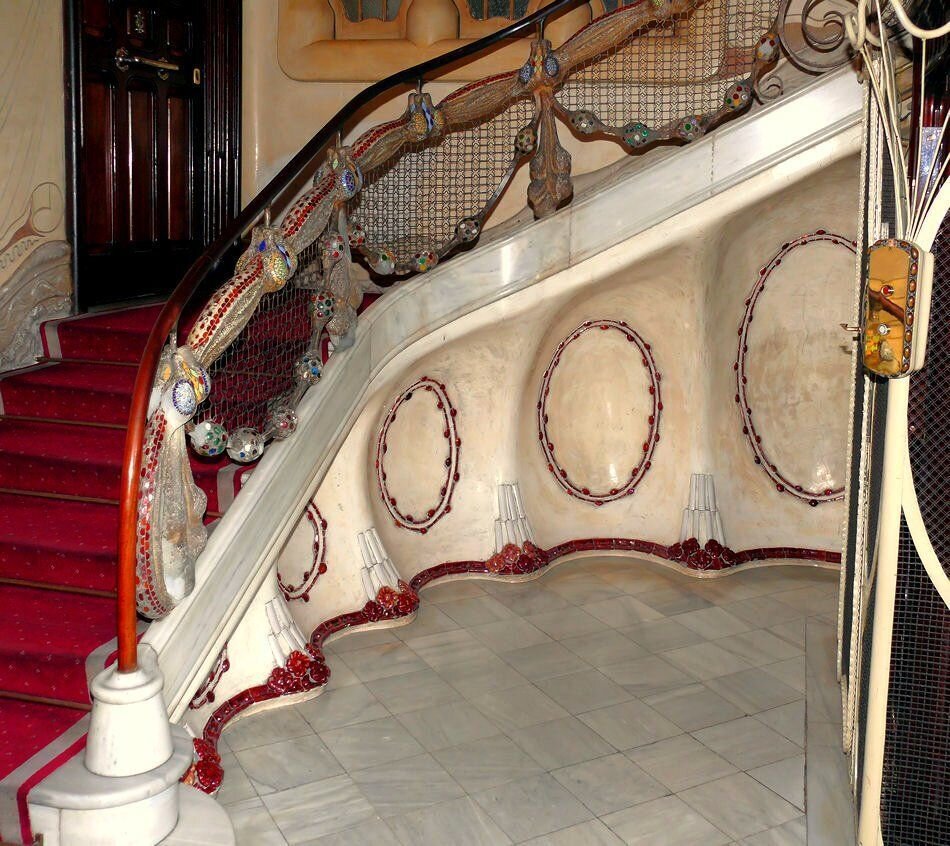 Лестница в доме Сайрака. Фото art.nouveau.world