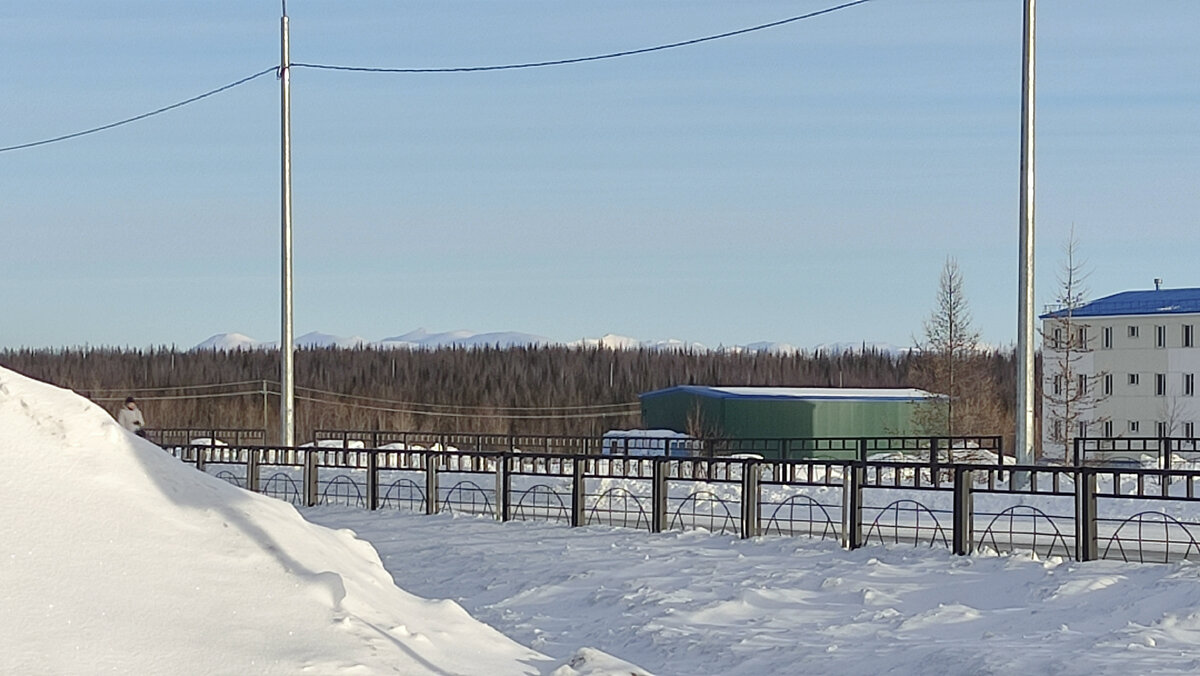 На горизонте уральские горы