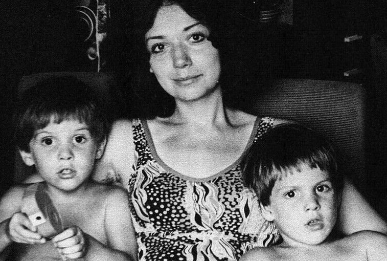      с детьми в молодости