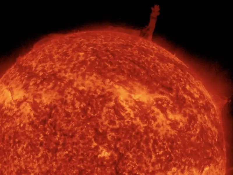    NASA запечатлело гигантский торнадо на Солнце [ВИДЕО]