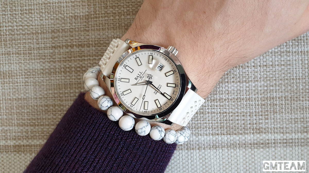 Часы обладают безупречной эргономикой, что обеспечивает превосходную посадку корпуса на запястье.