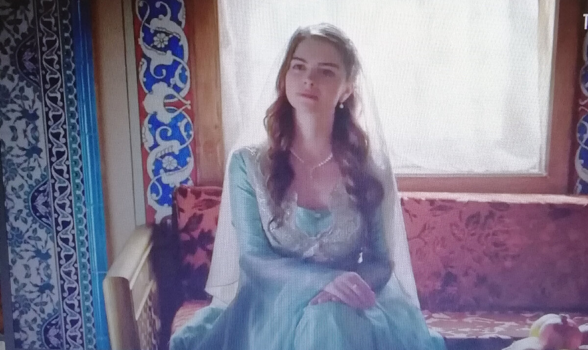 Михримах видит Нурбану