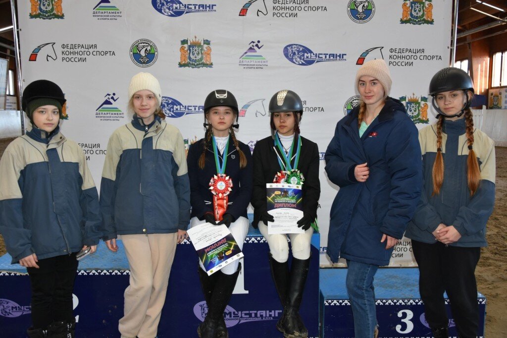 ФОТО: конноспортивный клуб «Мустанг»