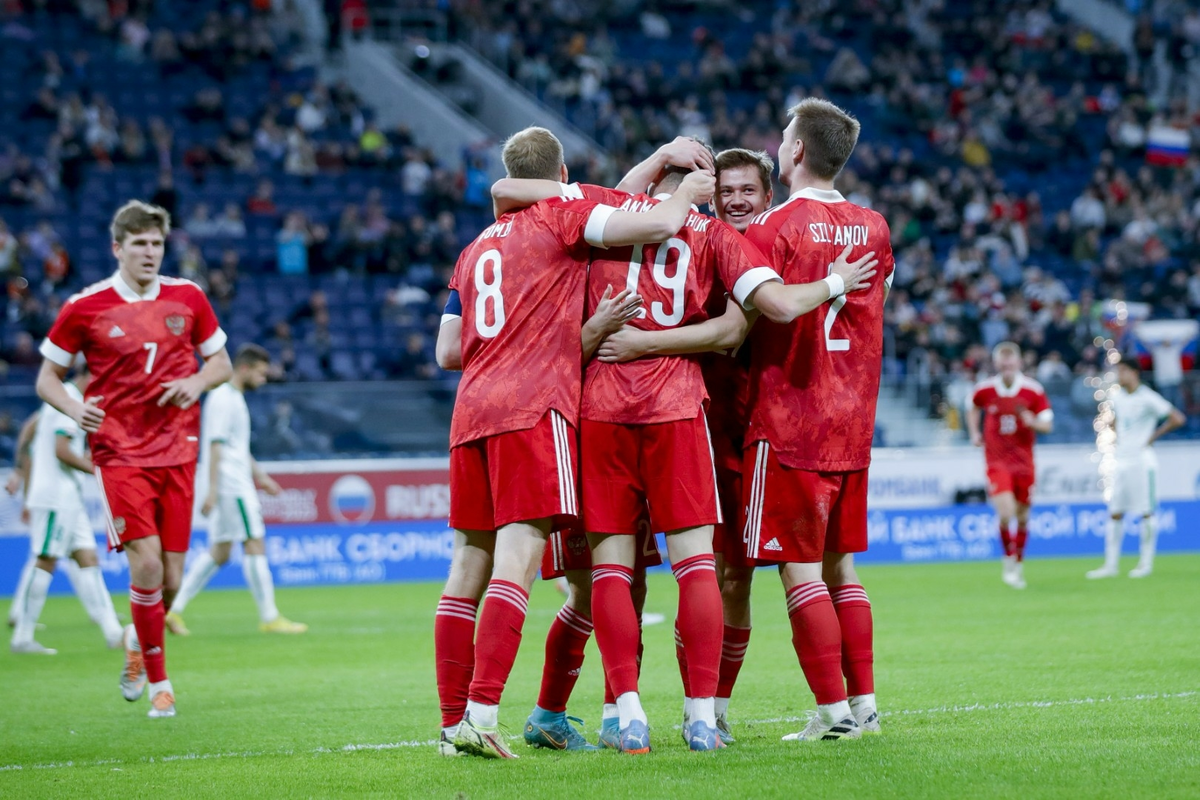 Футболисты сборной России. Фото - Михаил Шапаев / РФС.