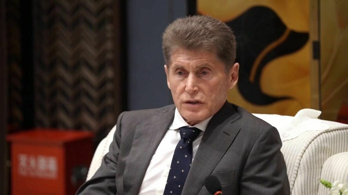     Губернатор Приморья Олег Кожемяко в рамках командировки встретился с главным государственным ветеринарным врачом Китая Ли Цзиньсяном. Они договорились о развитии экономических отношений и увеличении экспорта продукции — сообщили в МИД России во Владивостоке.