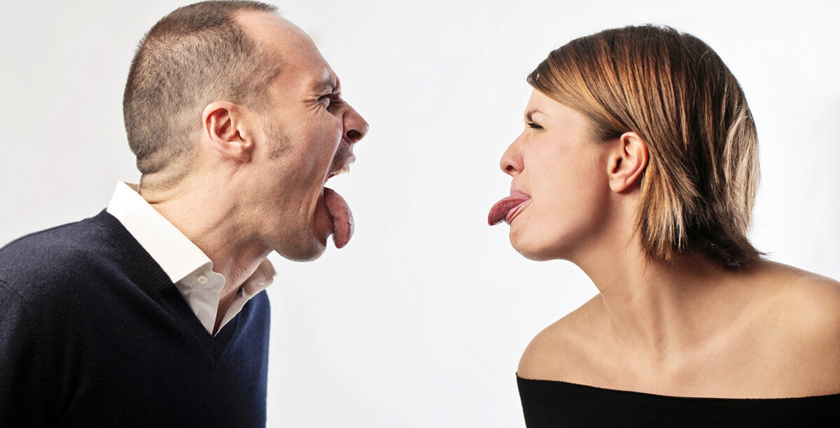 Даже будучи взрослым не стыдно проявлять эмоции. Нельзя быть постоянно серьезным и всем давать понять, что эмоциональный диапазон у вас как у камня. "Я сдержан, я взрослый". Фото взято с источника: https://goo.su/vXgyx