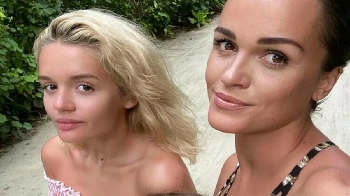 Певица Слава с дочерью. Фото: Instagram*