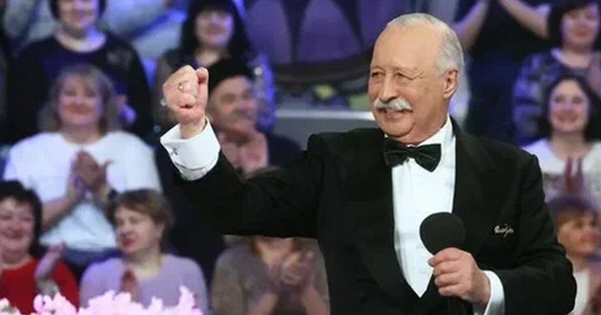 Леонид Якубович в шоу «Поле чудес»