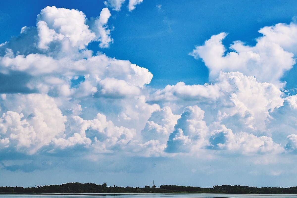 R sky. Небо с облаками. Голубое небо с облаками. Голубые облака. Красивое небо с облаками.