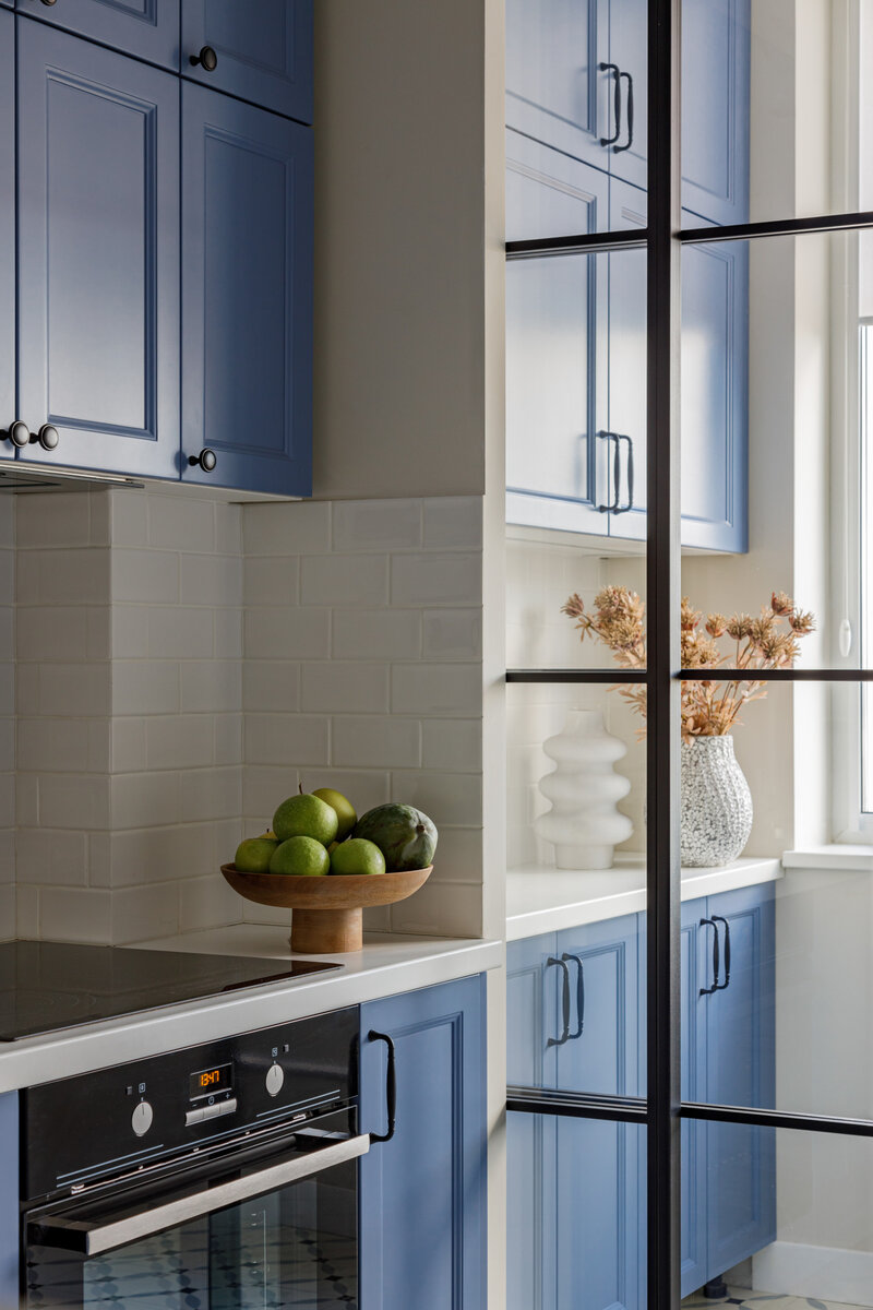 Функционально и очень красиво. Небольшую однушку перепланировали для нужд трех поколений семьи