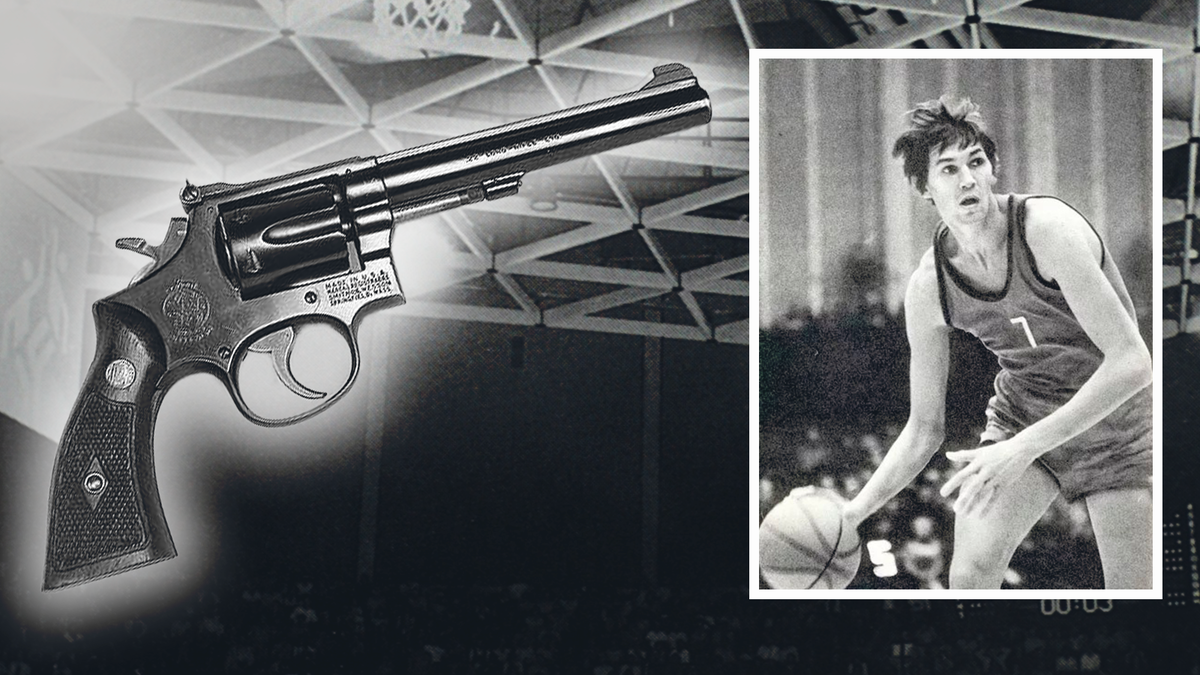 Алжан Жармухамедов и пистолет «Смит и Вессон».