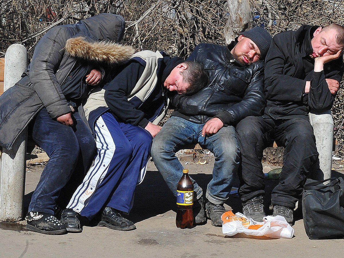 Стань бомжом и путешествуй от скамейки до подъезда