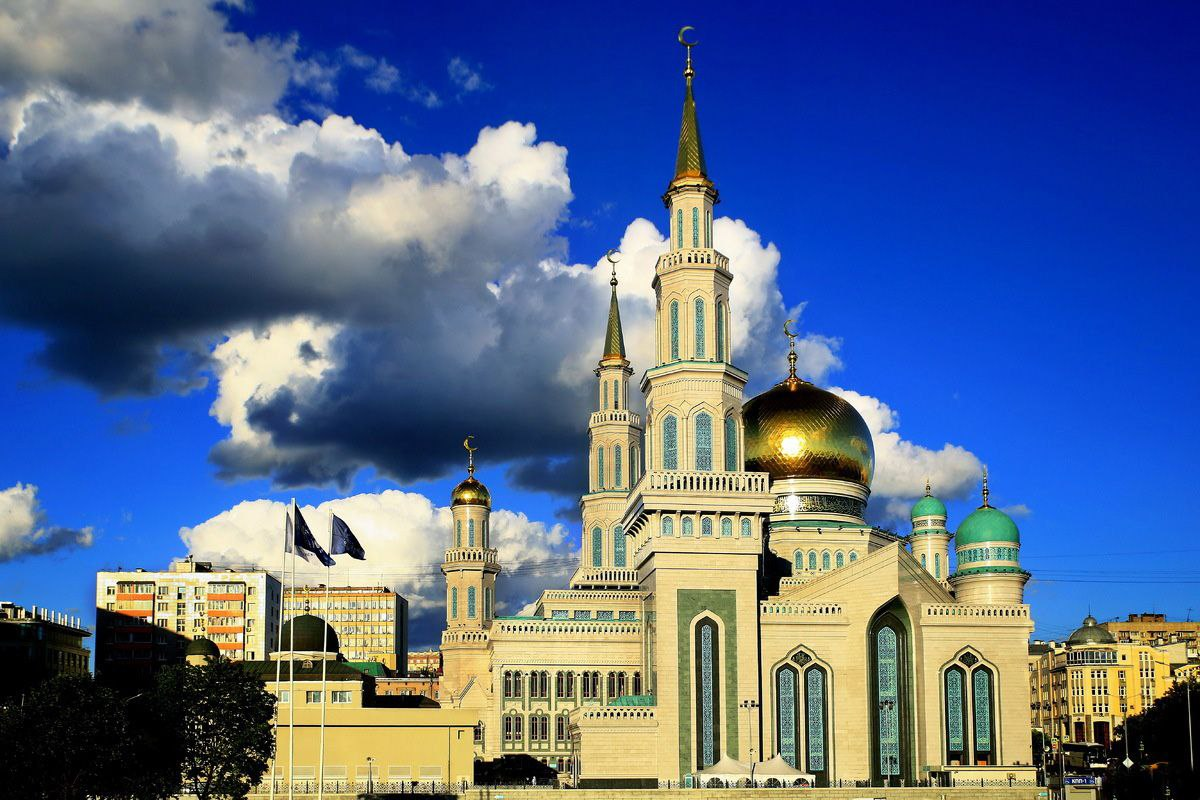 В москве есть мечеть. Московская Соборная мечеть Москва. Моковская Соборная мечеть.