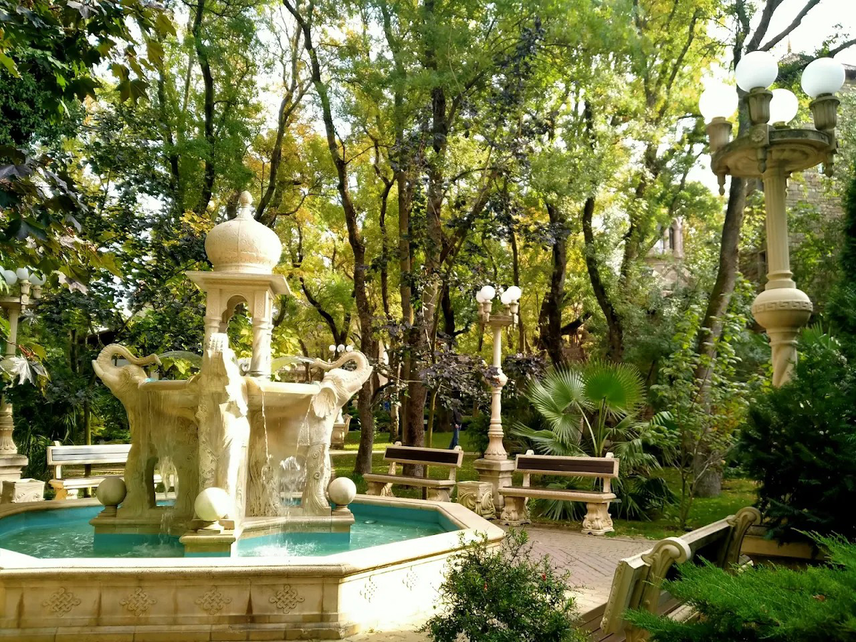 Старый парк.Кабардинка.