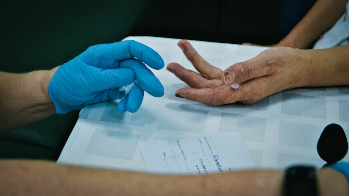     В городской клинической больнице №16 в Казани произошел скандал между пациентами и медработниками. История закончилась административным протоколом, однако даже после вынесения решения стороны не могут договориться о том, кто прав, а кто виноват.