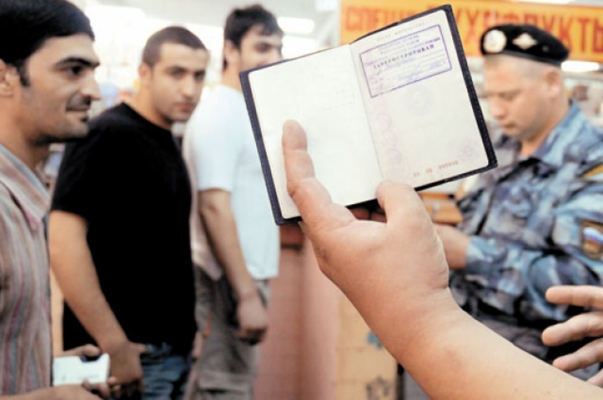    Baza: выходцы с Кавказа устроили в Москве поножовщину с клиентами из Азии