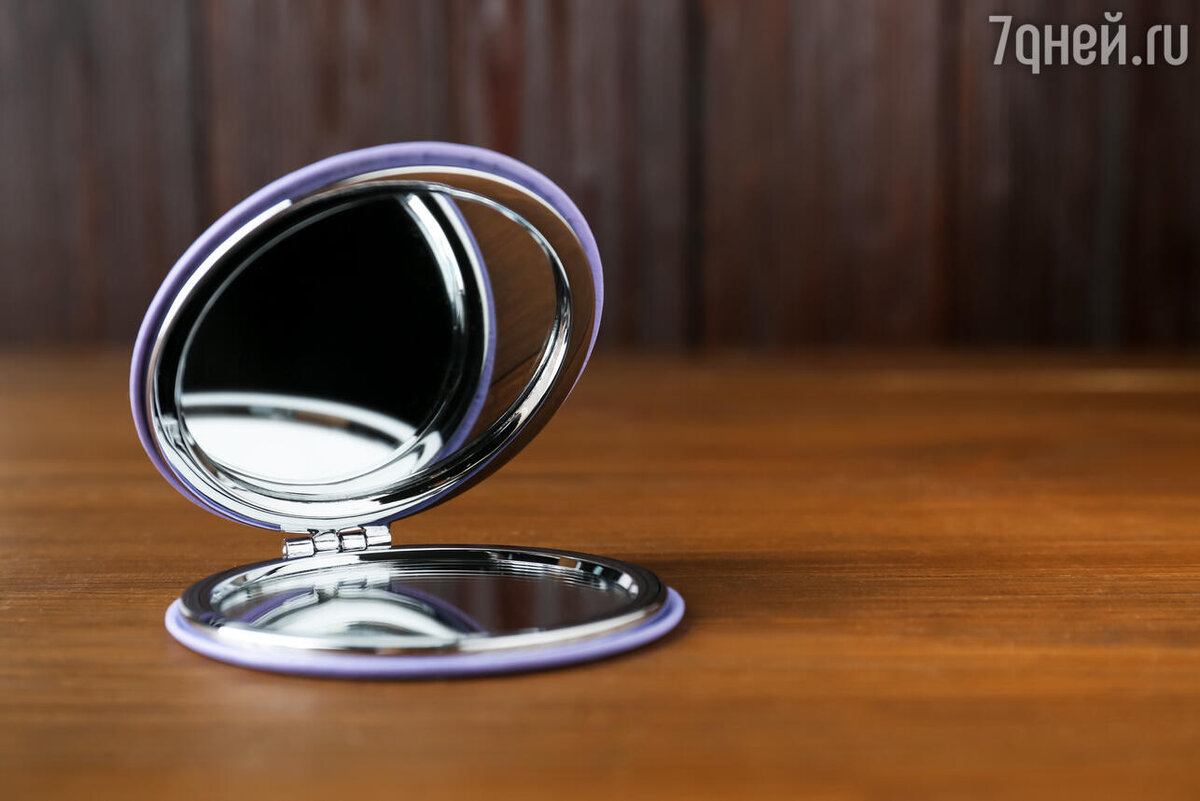   Можно ли дарить зеркало на Новый год: все правила и приметы 123RF/legion-media.ru