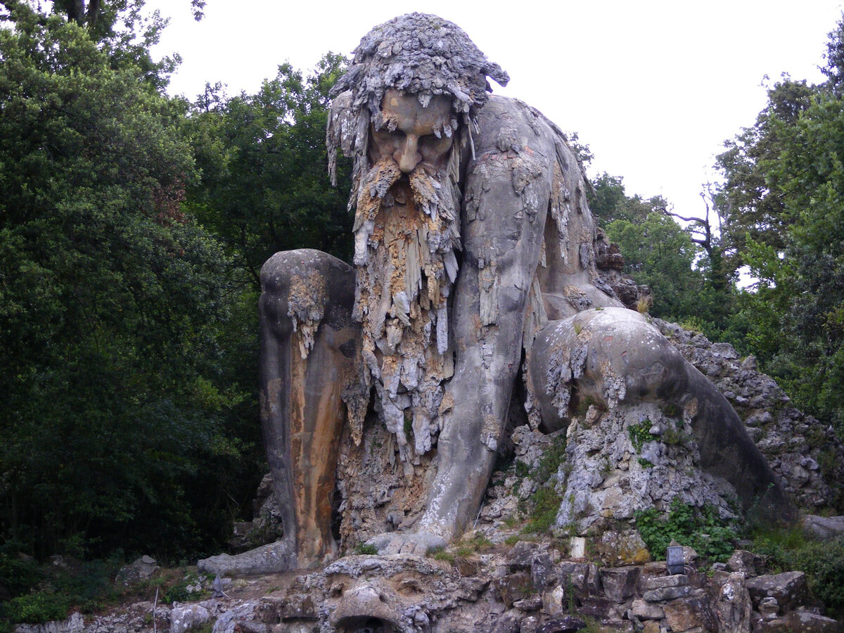 Статуя чудовища Джамболонья