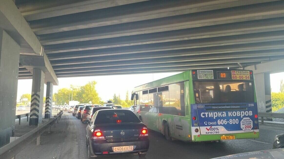     По данным «Уралуправдора», строители проведут 4 этап капитального ремонта участка трассы Р-254 «Иртыш» на 170-194 км. Мост через реку Пышма перекроют для транспорта.