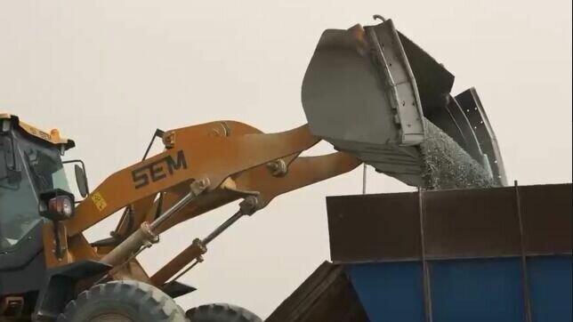     Крупные производства, распложенные в Артёме, работают на благо города и всего Приморского края. Об одном из таких производств — асфальтобетонном заводе «Спец СУ» рассказал глава Артёмовского городского округа Вячеслав Квон.