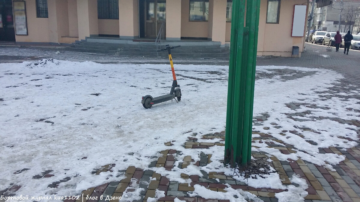 Прокатные электросамокаты из единичных экземпляров несколько лет назад стремительно увеличивают своё число на дорогах и тротуарах. Автор фотографии kua1102