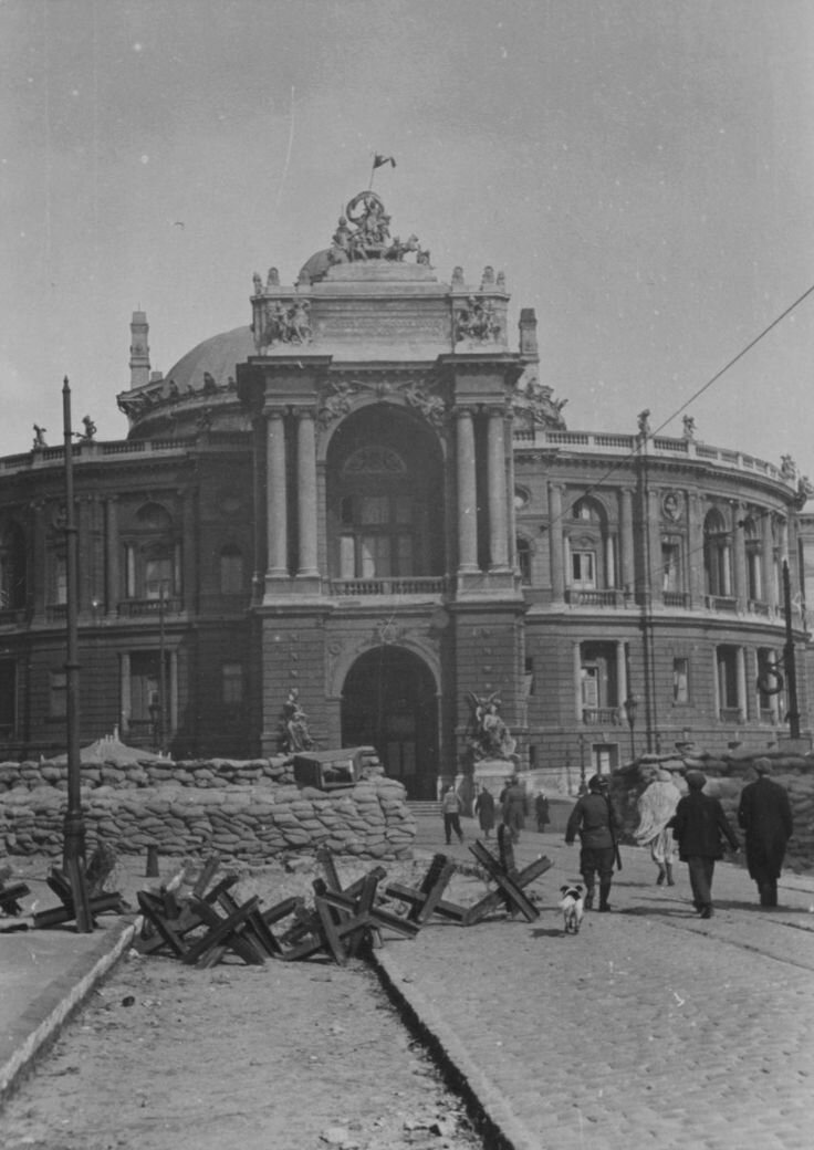 Оперный театр в Одессе, 1941 год.