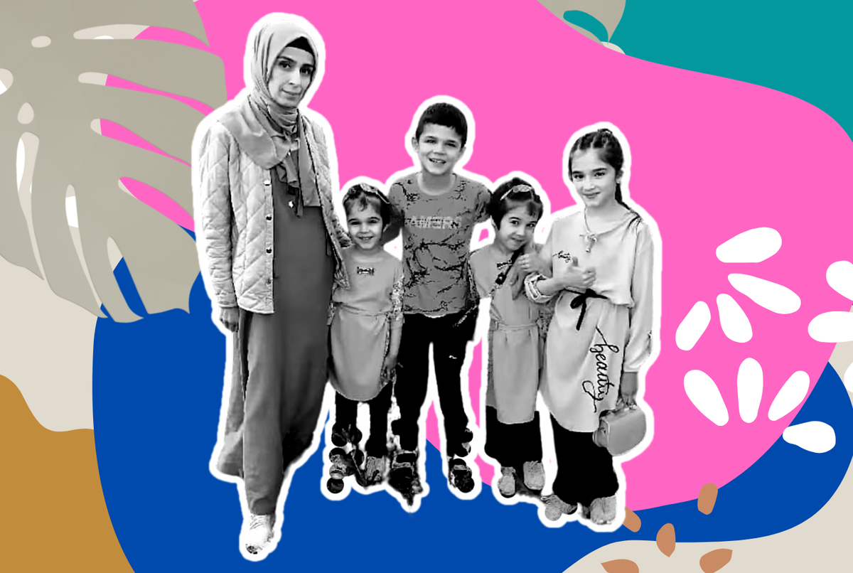 Биомама и её четверо детей (ещё одного нет на фото)