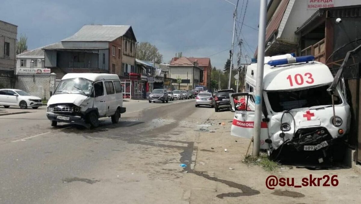     В Ставропольском крае началась проверка после аварии, в которой пострадали семь человек, сообщили в региональном УСКР.