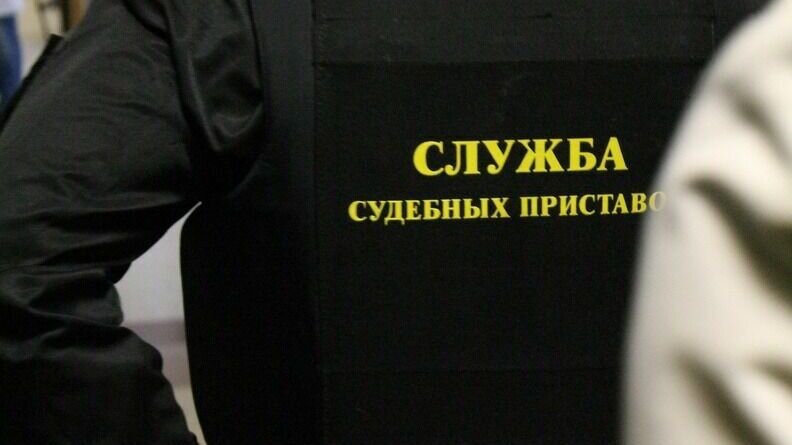     В Набережных Челнах гражданин Египта, подлежащий депортации, сбежал во время отправки в Центр временного содержания. Об этом сообщили в пресс-службе регионального управления ФССП.