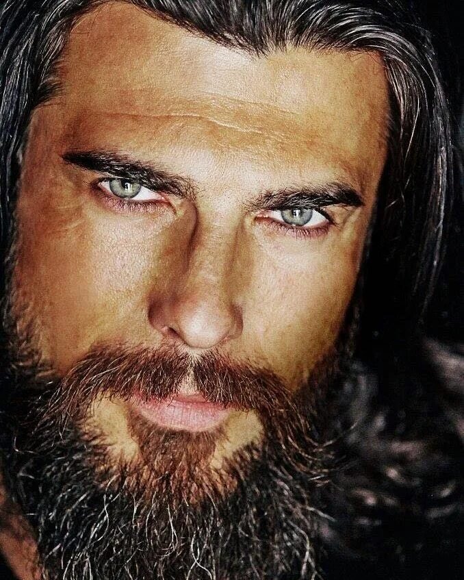 Дженгиз Джошкун был назван в честь Чингисхана источник:pinterest.com