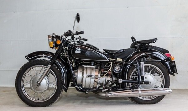 Мотоцикл "Днепр" МТ-9 с роторно-поршневым двигетелем воздушного охлаждения