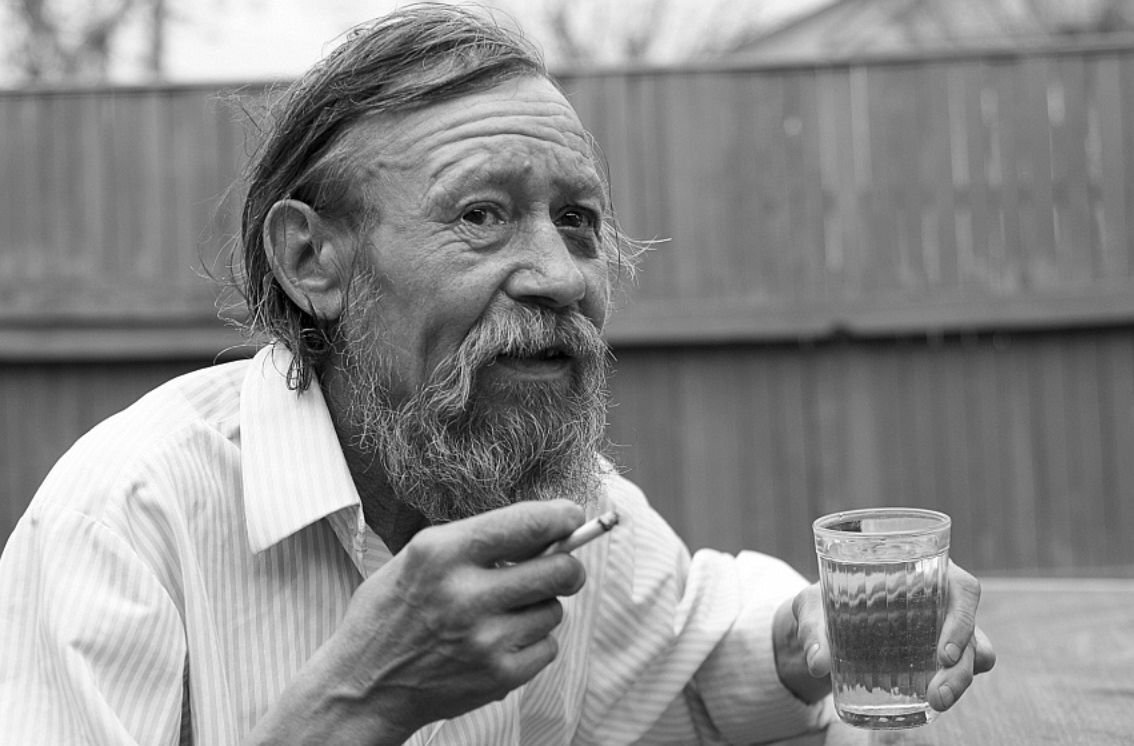      Бывший интеллигентный человек