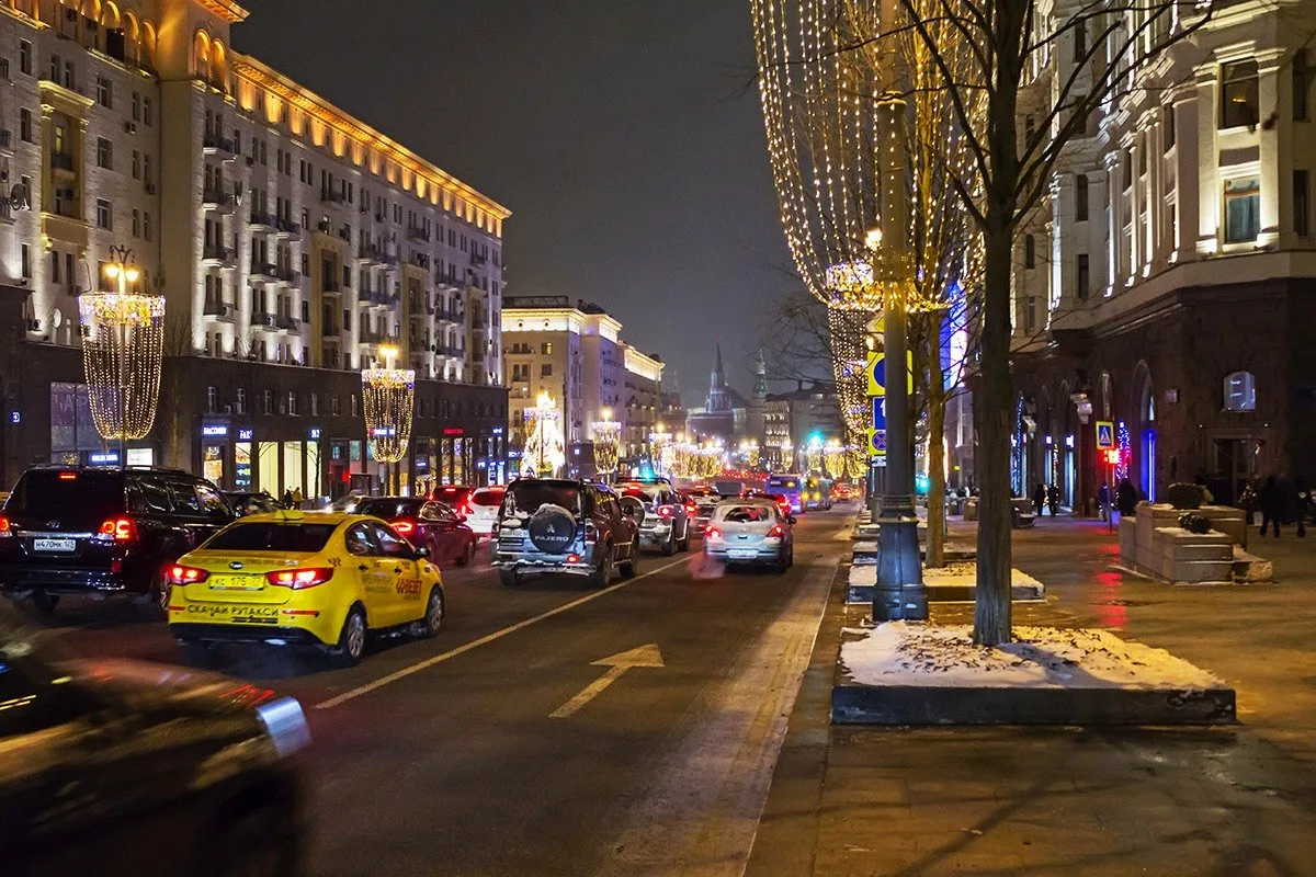 Конечно москва. Тверская улица Москва. Ночная Тверская улица. Тверская улица 2015. Главная улица Москвы Тверская.