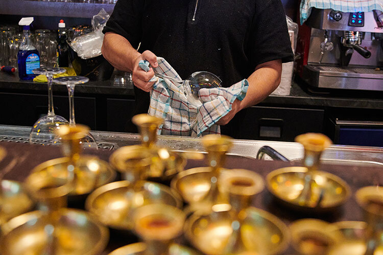  В общепите столицы РТ сейчас большие проблемы с набором персонала. Фото: © Annette Riedl / dpa / www.globallookpress.com