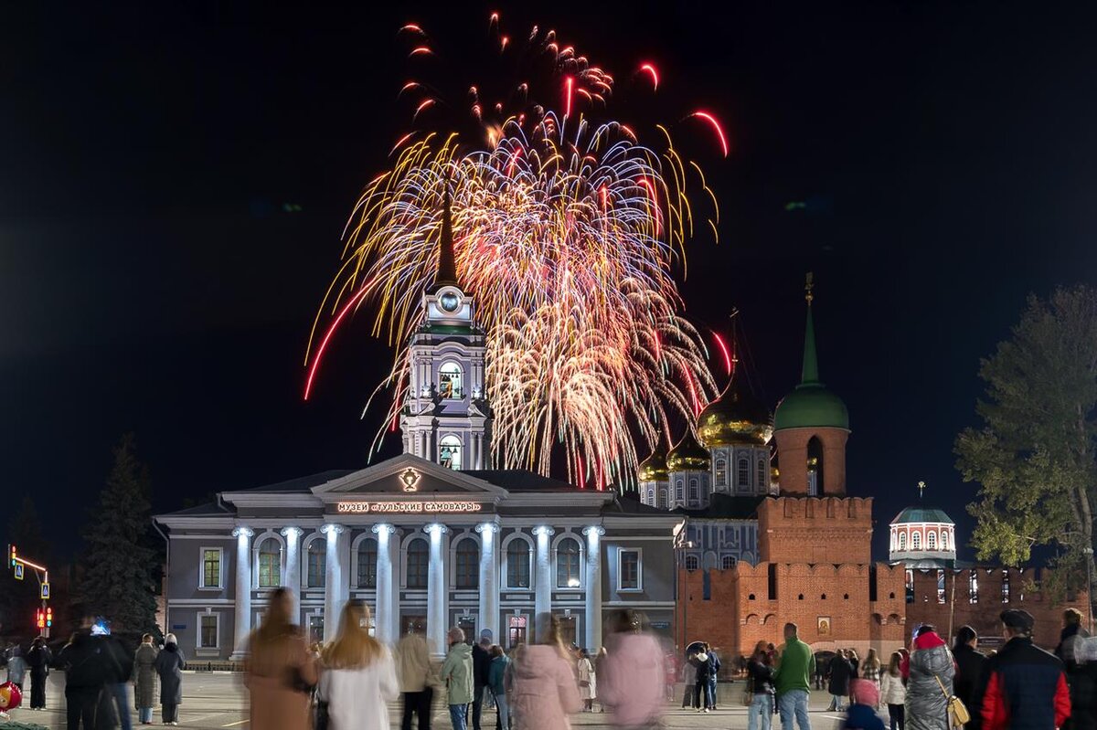 День Победы завершился праздничным салютом: как Тула отметила 9 Мая |  Myslo.ru | Дзен