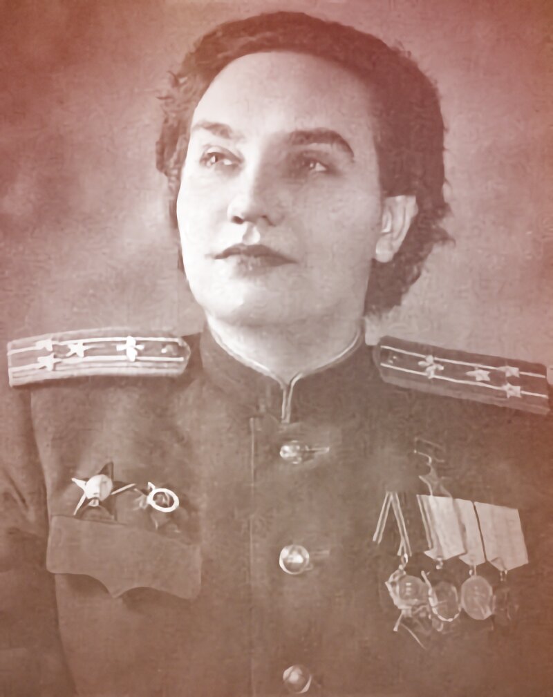 Валентина Степановна Гризодубова - лётчица, первая женщина, удостоенная звания Героя Советского Союза