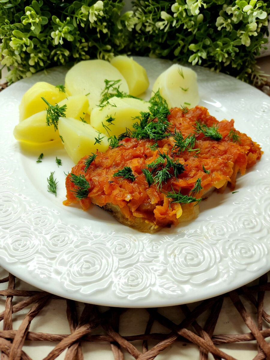 Скумбрия под томатно-овощной шубкой - вкусная и полезная | 