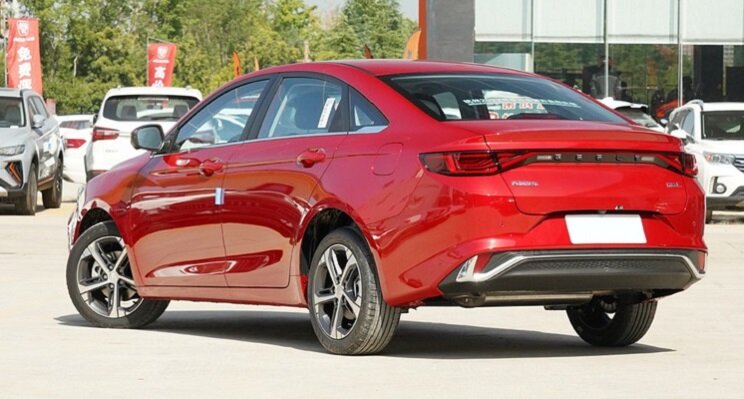 На фото: новый Geely Emgrand