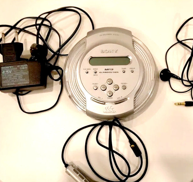 Первое появившееся у меня цифровое аудио устройство, пришедшее на смену кассетным плеерам