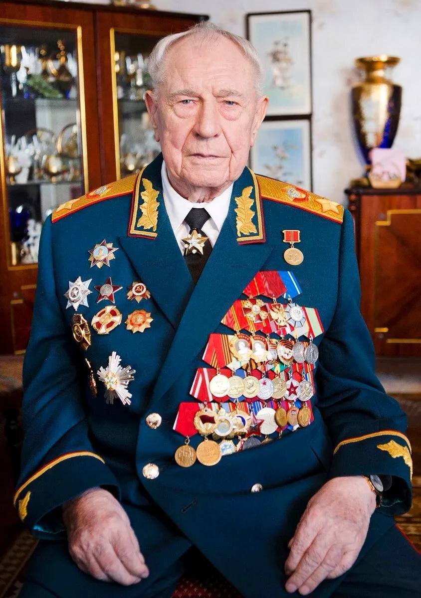 Дмитрий Тимофеевич Язов - Маршал Советского Союза