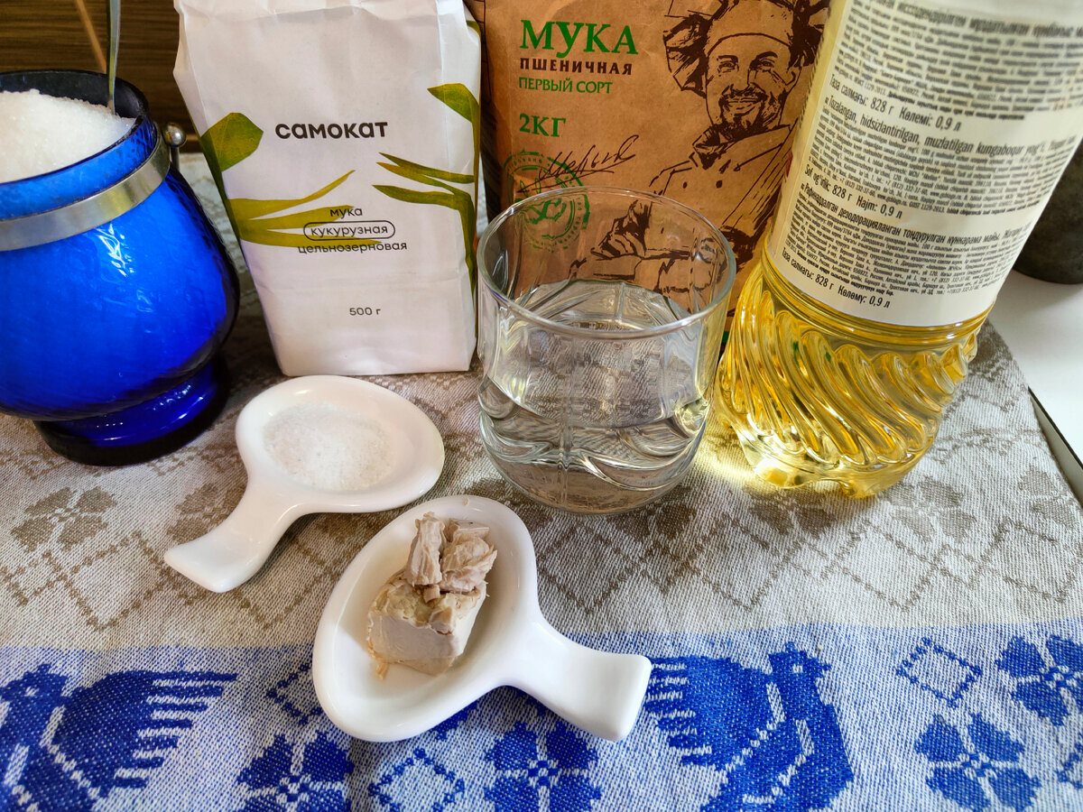 На всякий случай упомяну, что дрожжи и постящимся можно 😁, т.к. дрожжи - это, по сути, грибы, а не продукт животного происхождения 😉