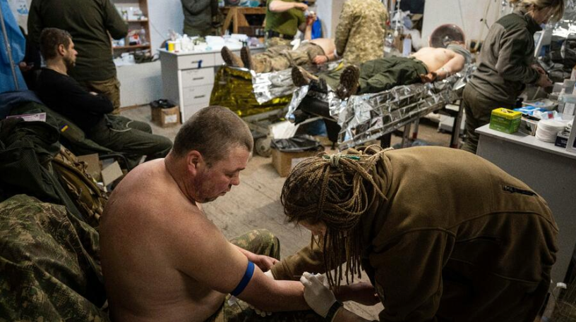 Полевой госпиталь в Бахмуте. «У нас очень большие потери, но украинцы более мотивированы и умнее русских» © dpa