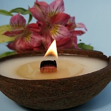 свеча в кокосе