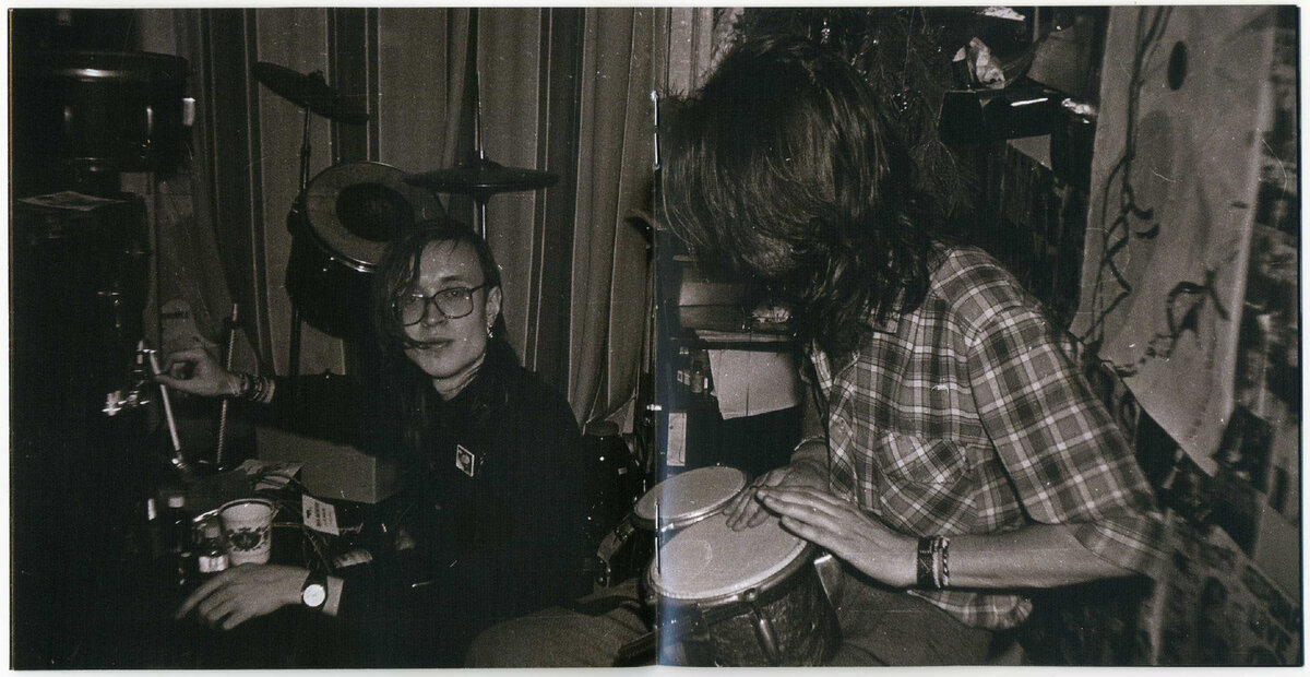 Егор Летов и его домашняя студия "ГрОб Records", 1987.