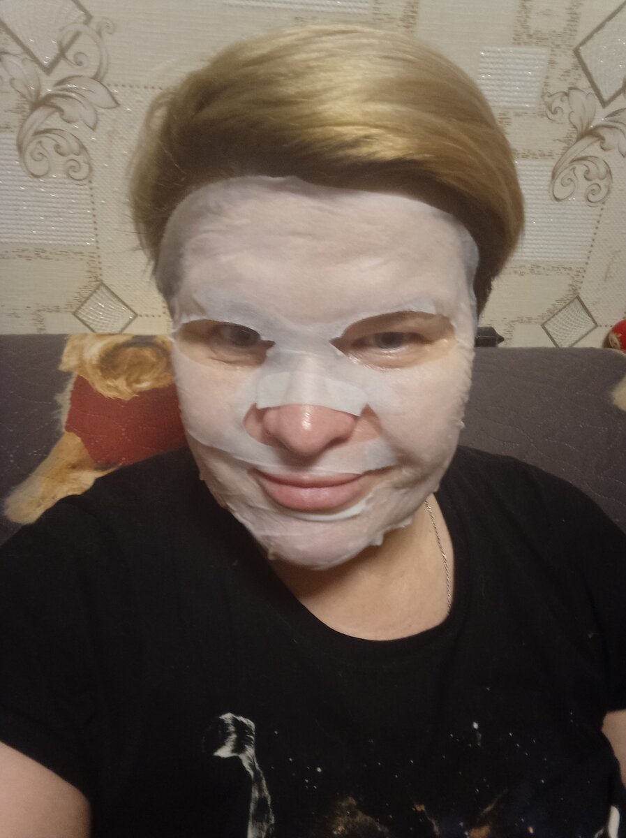 Вчера вечером порадовала себя масочкой