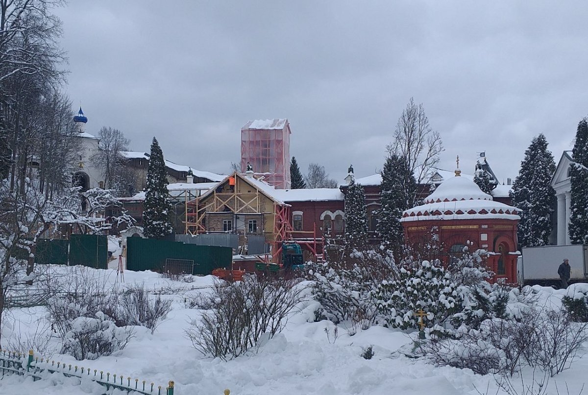    Разрушенную кладку сводов выявили в церкви Святого Лазаря в Печорах