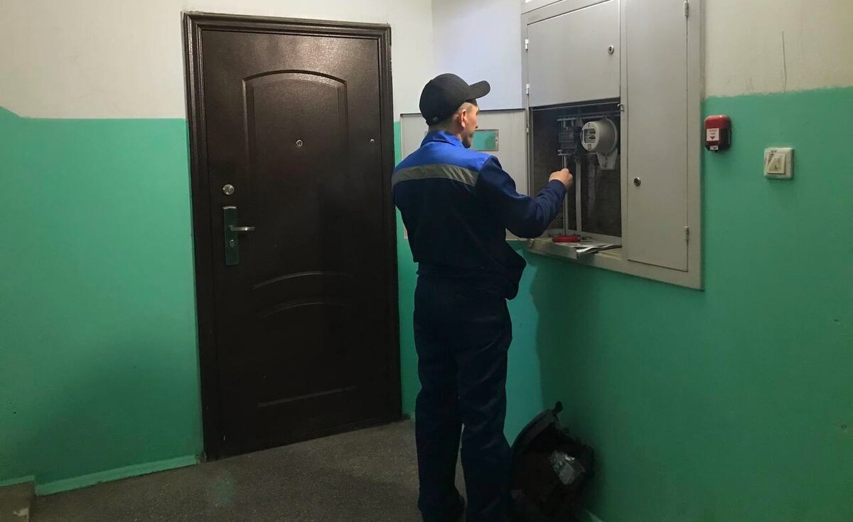 У электриков все провода делятся на две категории: «вроде этот» и «твою мать»