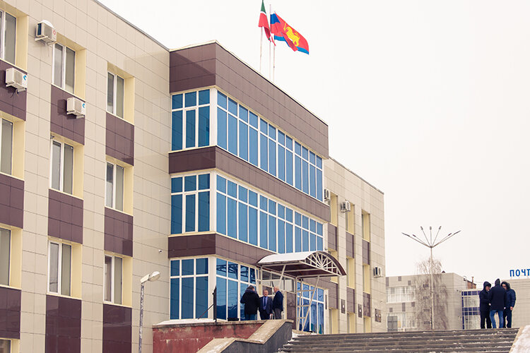  Сегодня оперативники отдела БЭП УВД Челнов поставили на уши администрацию Тукаевского района Фото: «БИЗНЕС Online»